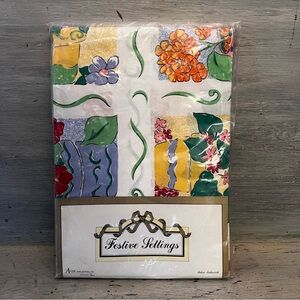 Vintage 100% Cotton Avon Home Fashions Festive Settings Potluck Oval Table Cloth